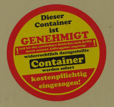 Aufkleber auf einem illegalen Container