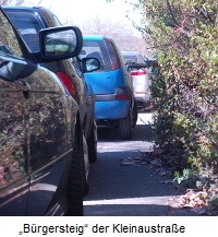 Zugeparkter Bürgersteig der Kleinaustraße