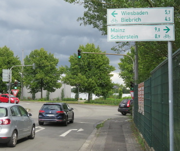 Neue Beschilderung in der Stielstraße